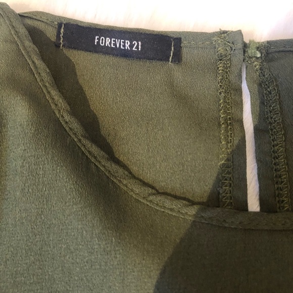 ✨✨Forever 21 Blouse✨✨ - Picture 3 of 3